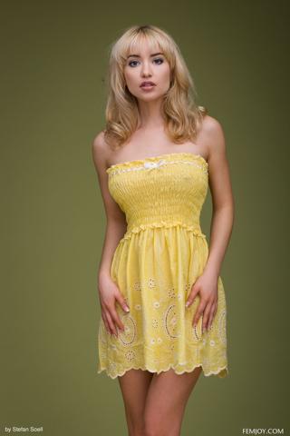 Lia in Femjoy set Statuesque