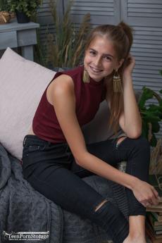 Rina in Teen Porn Storage set Mesmerise