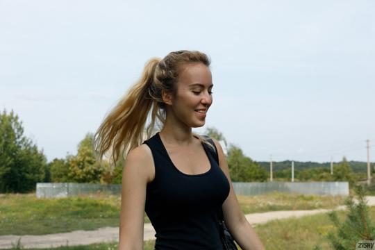 Sonya Buse in Zishy set Summer Saga 1