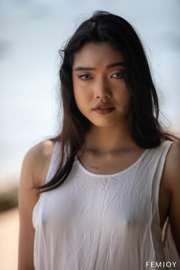 Minari in Femjoy set Beach Day