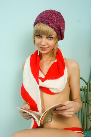 Cindy B in Stunning 18 set Cindy Kiss My