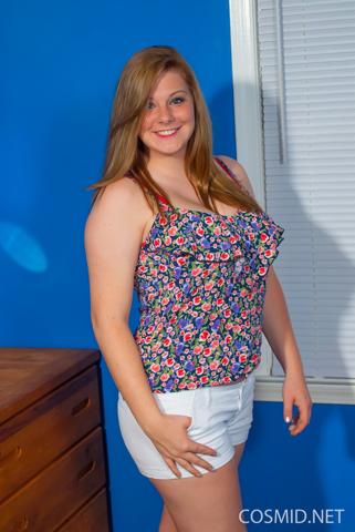 Jessica Case in Cosmid set Little Flower Top