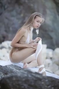 Milena D in Sex Art set Intun