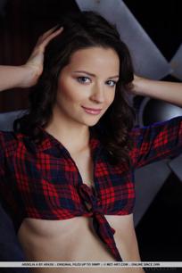 Ardelia A in Metart set Ynarpa