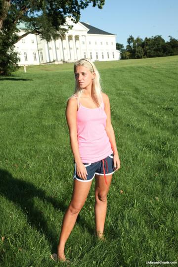 Sara J in Club Sweethearts set #27062