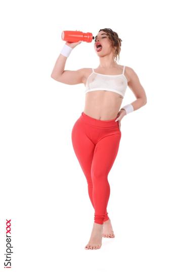 Sara Diamante in Istripper set Fit Fantasy