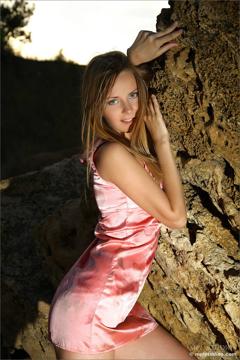 Olivia in Mpl Studios set New World