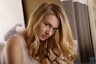 Natalia Starr in Nubiles set Lovely physique