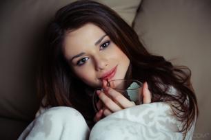 Loretta A in Sex Art set Salon