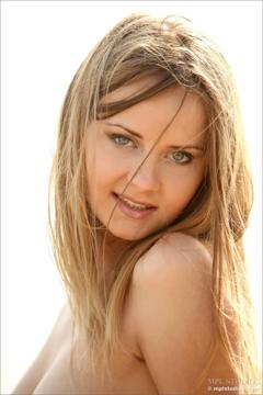 Olivia in Mpl Studios set Pastel