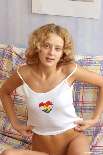 Nicole H in Club Sweethearts set #23719