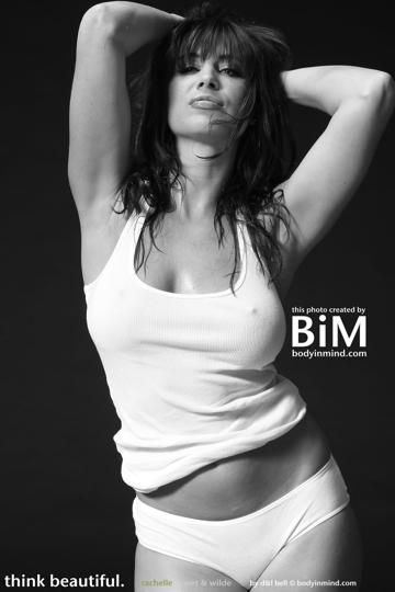 Rachelle Wilde in Body In Mind set Wet & Wilde