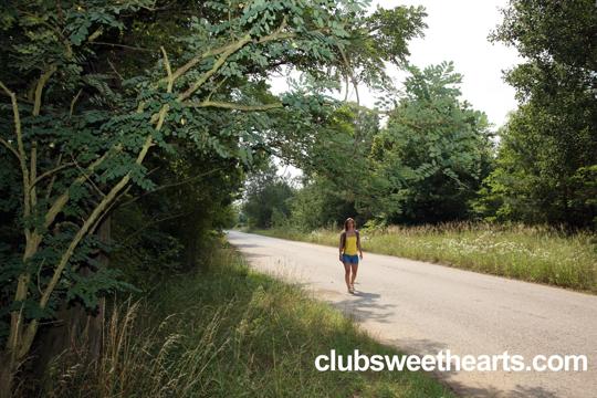 Bella E in Club Sweethearts set #22808