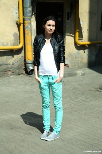 Lola E in Club Sweethearts set #22737