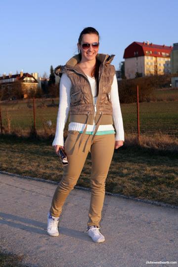 Bella E in Club Sweethearts set #22714