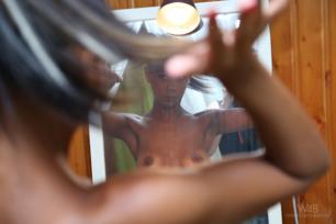 Isabella in Watch 4 Beauty set Contrasts