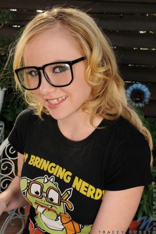 Tracey Sweet in Nubiles set Outdoor pussy spread