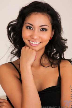 Rosemary Radeva in Nubiles set Pink ball and shorts