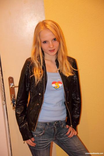 Goldie E in Club Sweethearts set #18326