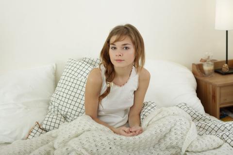 Justine in Teen Dreams set 