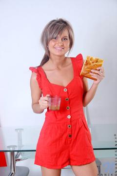 Annik in Nubiles set Oilfun