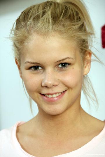 Cherry E in Club Sweethearts set #15571