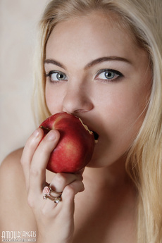 Mila In Amour Angels Set Still Life — nude pic 19