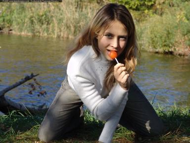 Liza in Teen Dreams set 