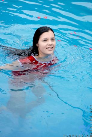 Florencia in Nubiles set Red roses