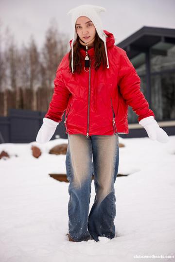 Sia Florance in Club Sweethearts set My Fingers Are Getting Cold With Sia Florence