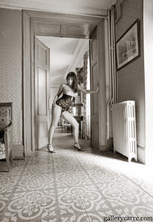 Gabriella in Gallery Carre set Gabriella