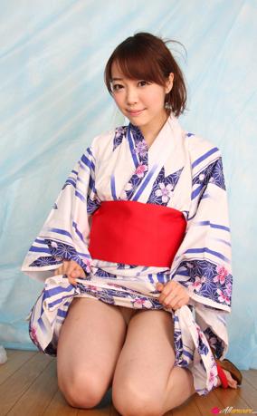 Aira Mihana in All Gravure set Traditional Heart