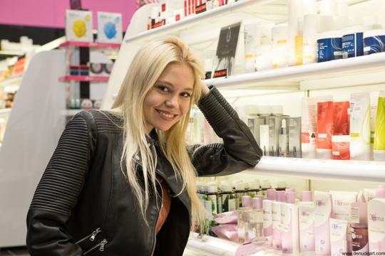 Margot in Denudeart set The Mirror