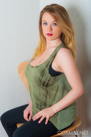 Emily Born in Cosmid set Chair Strip