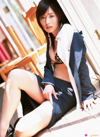 Momoko Tani in All Gravure set Mistress