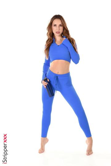 Dee Vine in Istripper set Fit With Vine