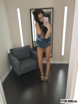 Sabrisse in Fitting Room set Selfie