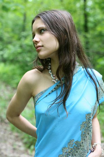 Marina O in Met Art set Presenting Marina