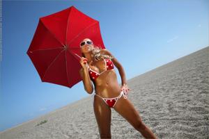 Nicole in Photodromm set Red Umbrella