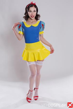 Diana Grace in VR Cosplay X set Snow White