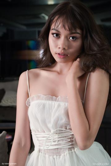 Sowan in Femjoy set Dreamy